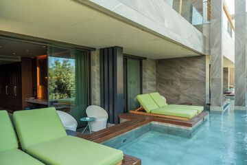 Rooftop pool