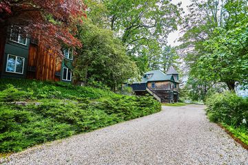 Hotel Exterior 131 of 132