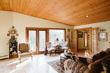 Hotel Interior 10 of 43