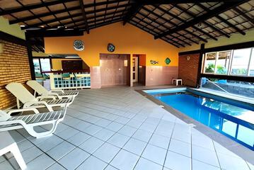 Indoor/outdoor pool