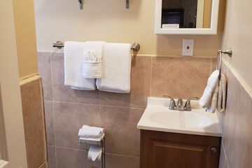Bathroom sink