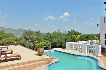 Infinity pool