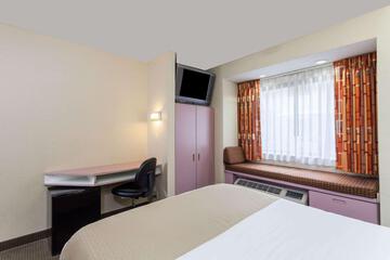 Microtel Inn & Suites by Wyndham Knoxville