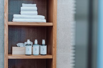 Bathroom amenities