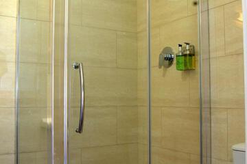 Photo 33