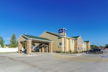 Cobblestone Inn & Suites Bridgeport