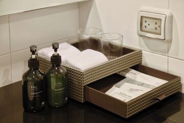 Bathroom amenities