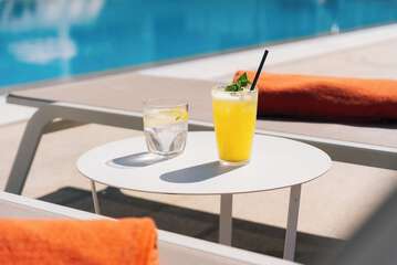 Poolside bar