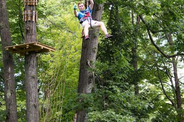 Ropes course (team building)