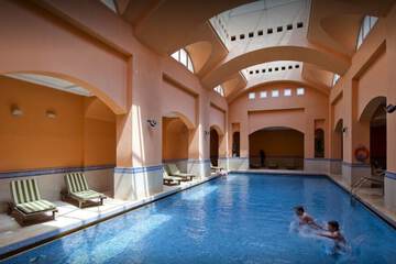 Exercise/lap pool