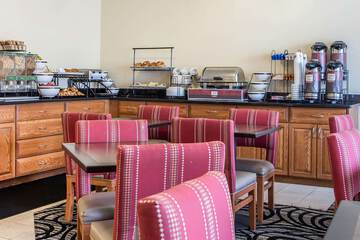 Breakfast/Coffee Service 30 of 35