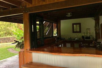 Check-in/check-out kiosk