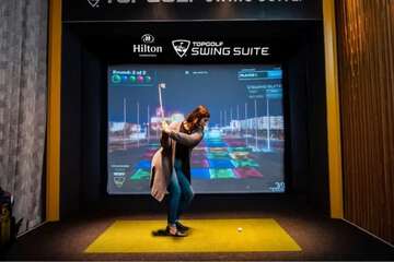 Indoor golf driving range