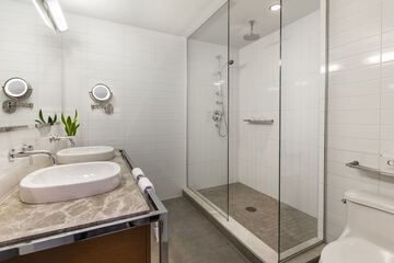 Bathroom shower