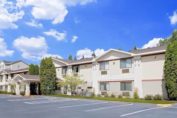 Super 8 by Wyndham Cloquet