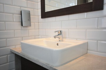 Bathroom sink
