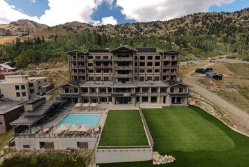 The Snowpine Lodge