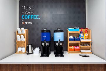 Breakfast/Coffee Service 31 of 39