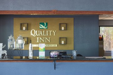 Check-in/check-out kiosk