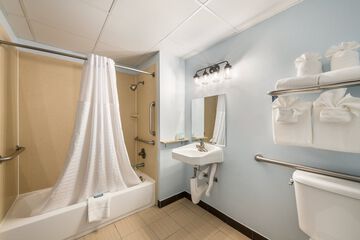 Room 16 of 44