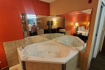 Jetted tub