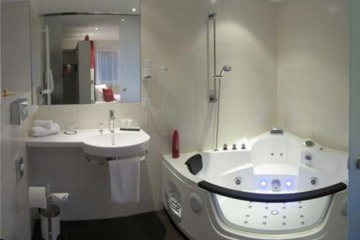 Jetted tub