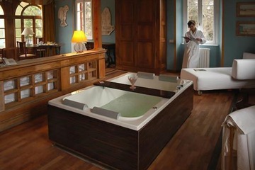 Jetted tub