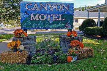The Canyon Motel