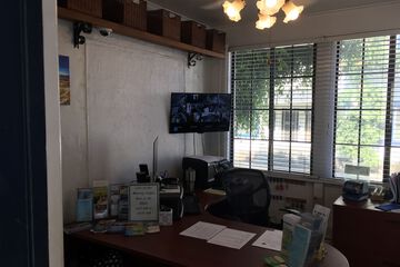 Concierge desk