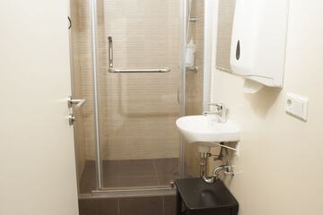 Bathroom shower