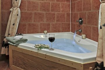 Private spa tub