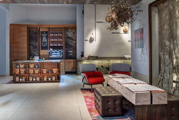 Hotel Interior 9 of 51