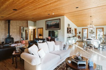 Hotel Interior 9 of 43