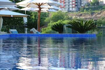 Infinity pool