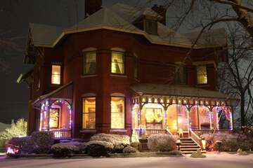 Squiers Manor B & B
