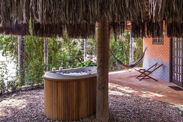 Private spa tub