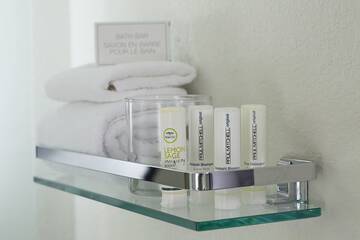 Bathroom amenities