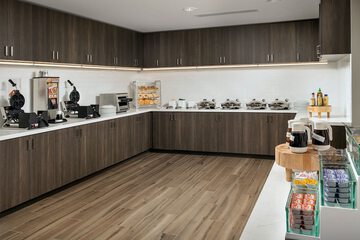 Breakfast/Coffee Service 24 of 31