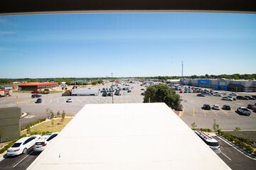 Shopping mall