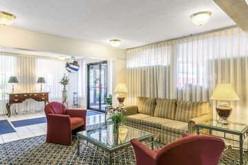 Hotel Interior 8 of 30