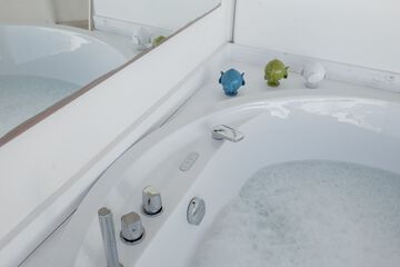 Private spa tub