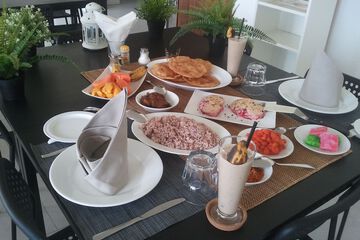 Breakfast meal