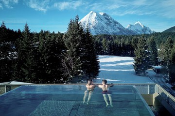 Infinity pool