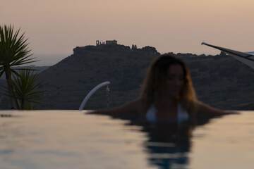 Infinity pool