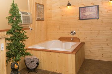Jetted tub