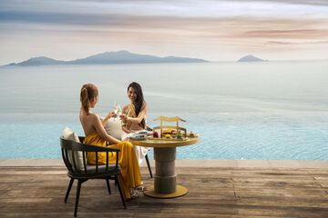 Infinity pool