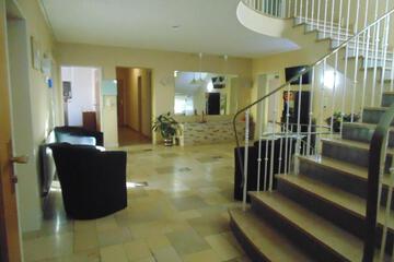 Photo 33