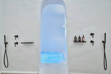 Private spa tub