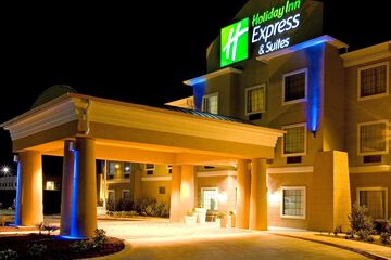 Holiday Inn Express Jourdanton - Pleasanton by IHG