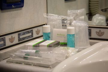 Bathroom amenities